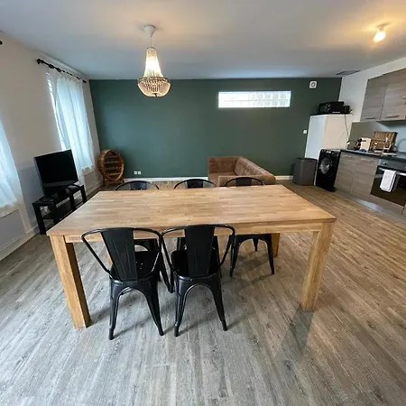 Maison Entiere Au Pied Des Vignes منزل ريفي Lussac (Gironde)