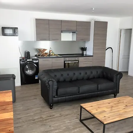 Maison Entiere Au Pied Des Vignes منزل ريفي Lussac (Gironde)